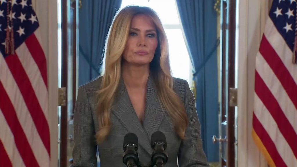 Melania Trump niega haber tenido una relación con el "infame" Jeffrey Epstein: "Las mentiras que me vinculan con él deben terminar hoy"