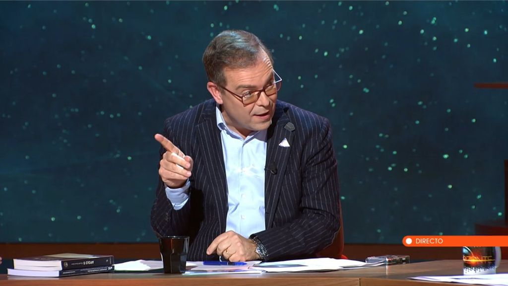 Javier Sierra desmiente los bulos más virales de la misión Artemis II a la Luna: "En el fondo es falta de cultura"