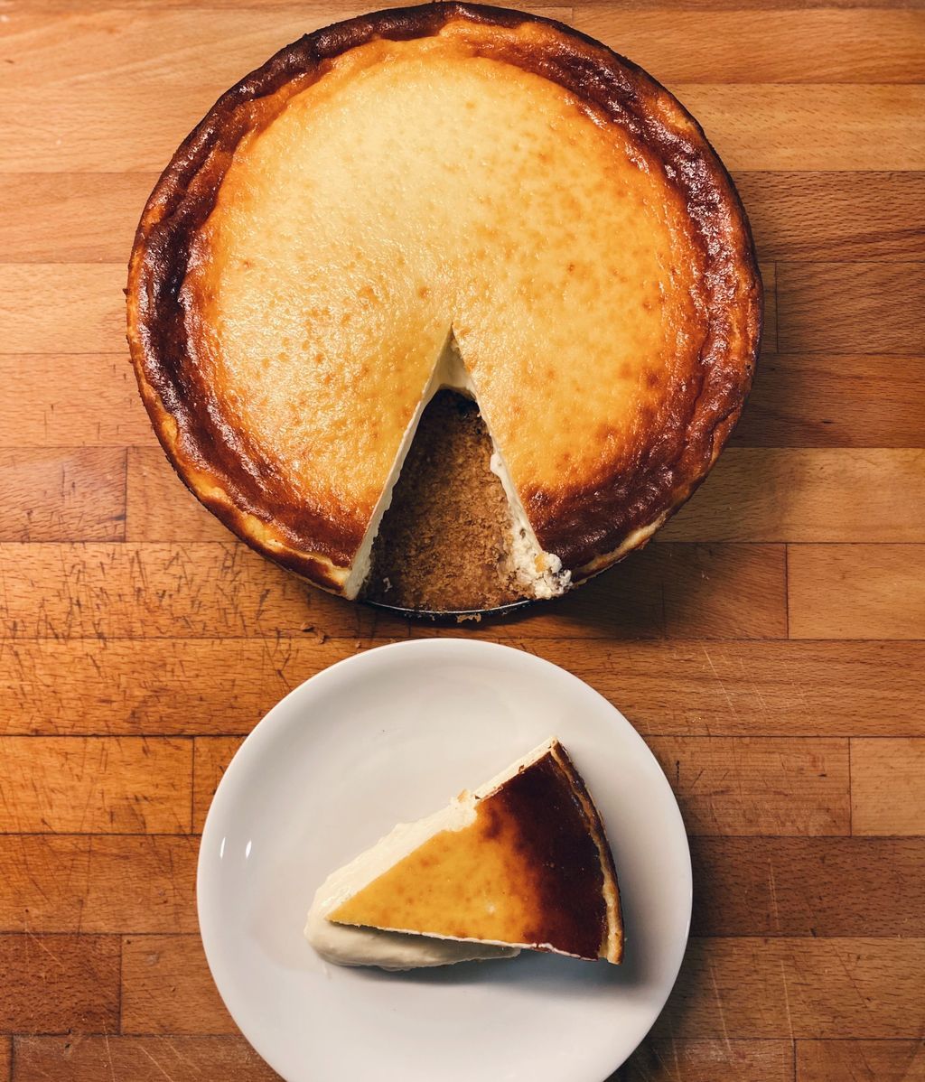 Imposible conformarse con un solo trozo de su tarta con queso crema, azul y cabra