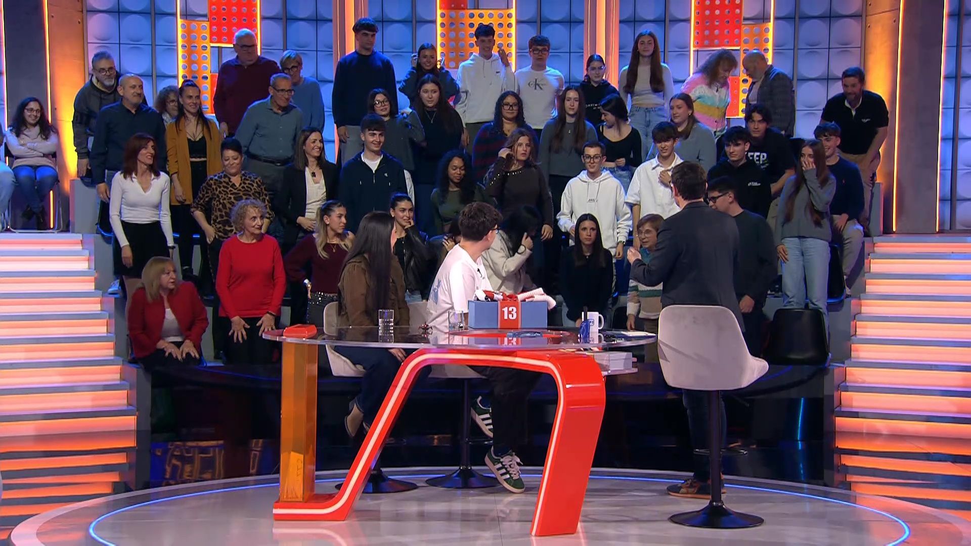 Juanra Bonet mueve hasta el público de ‘¡Allá tú!’ para cambiar la suerte de Sergio: “Hay que intentar otra cosa” Juanra Bonet mueve hasta el público de ‘¡Allá tú!’ para cambiar la suerte de Sergio: “Hay que intentar otra cosa”