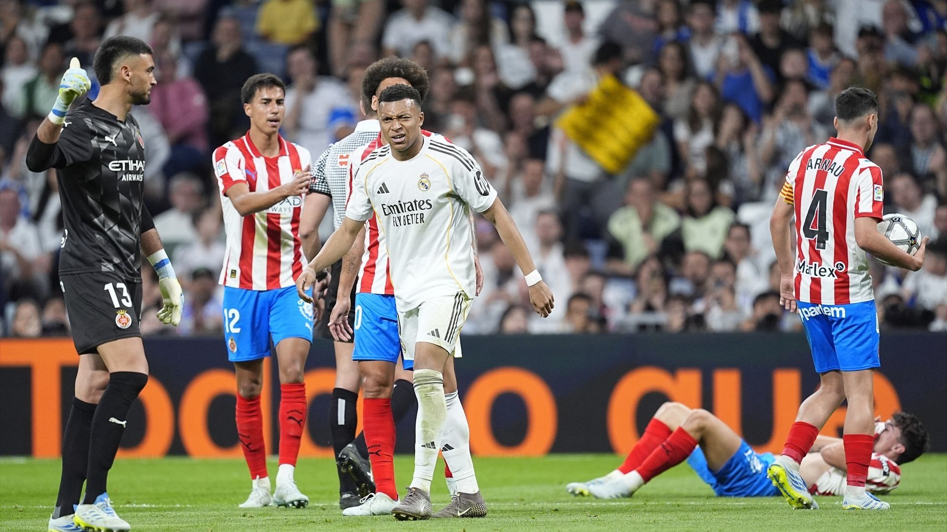 Kylian Mbappé protesta en el Real Madrid-Girona Kylian Mbappé protesta en el Real Madrid-Girona