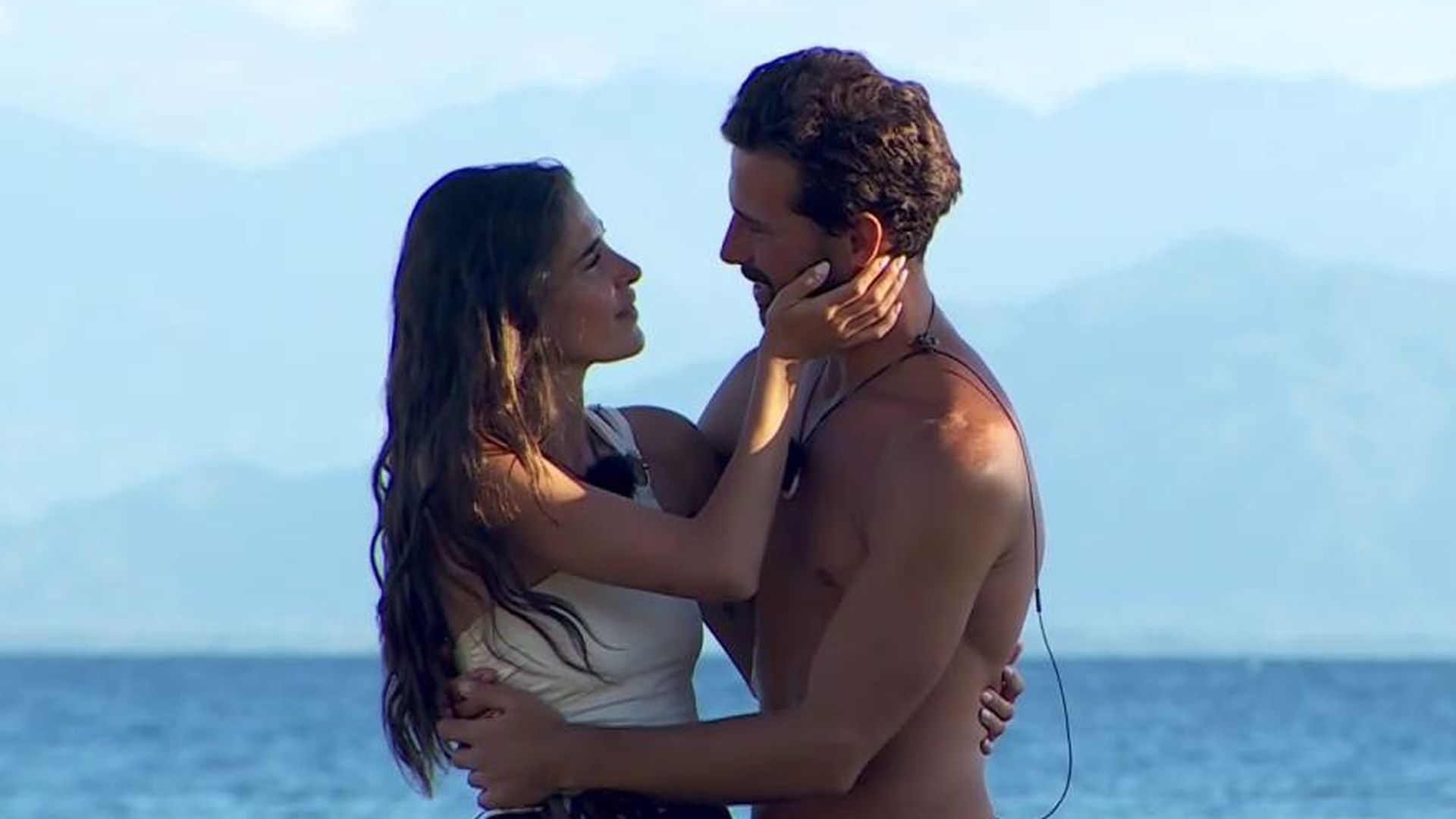 Lidia Torrent y Jaime Astrain durante su encuentro en 'Supervivientes'