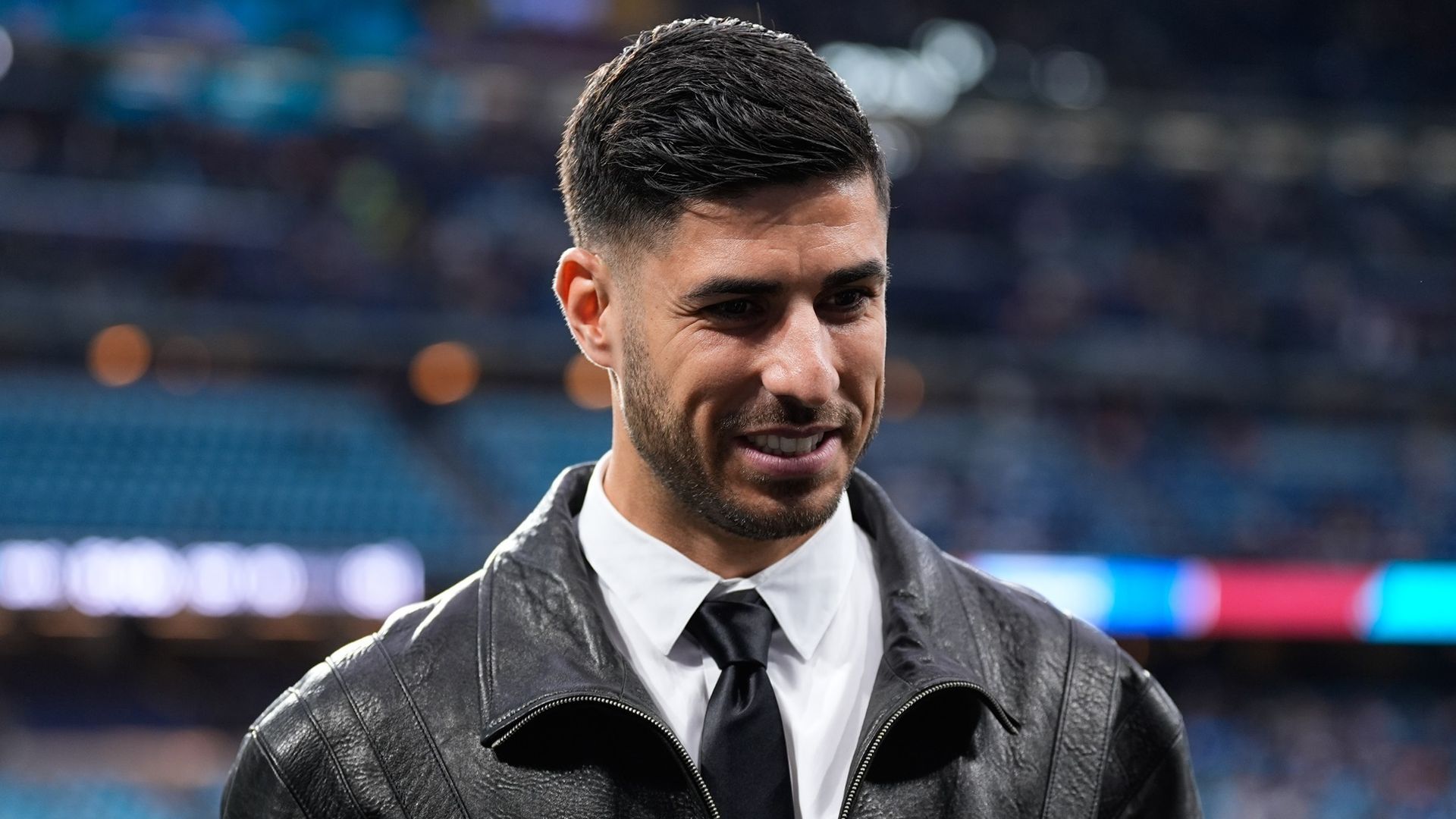 Marco Asensio en el Santiago Bernabéu viendo un partido de la NFL esta temporada