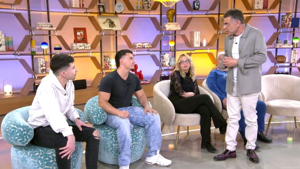 Su amigo le pide una fianza por estar en su propia casa durante el verano: "Es un pesetero"