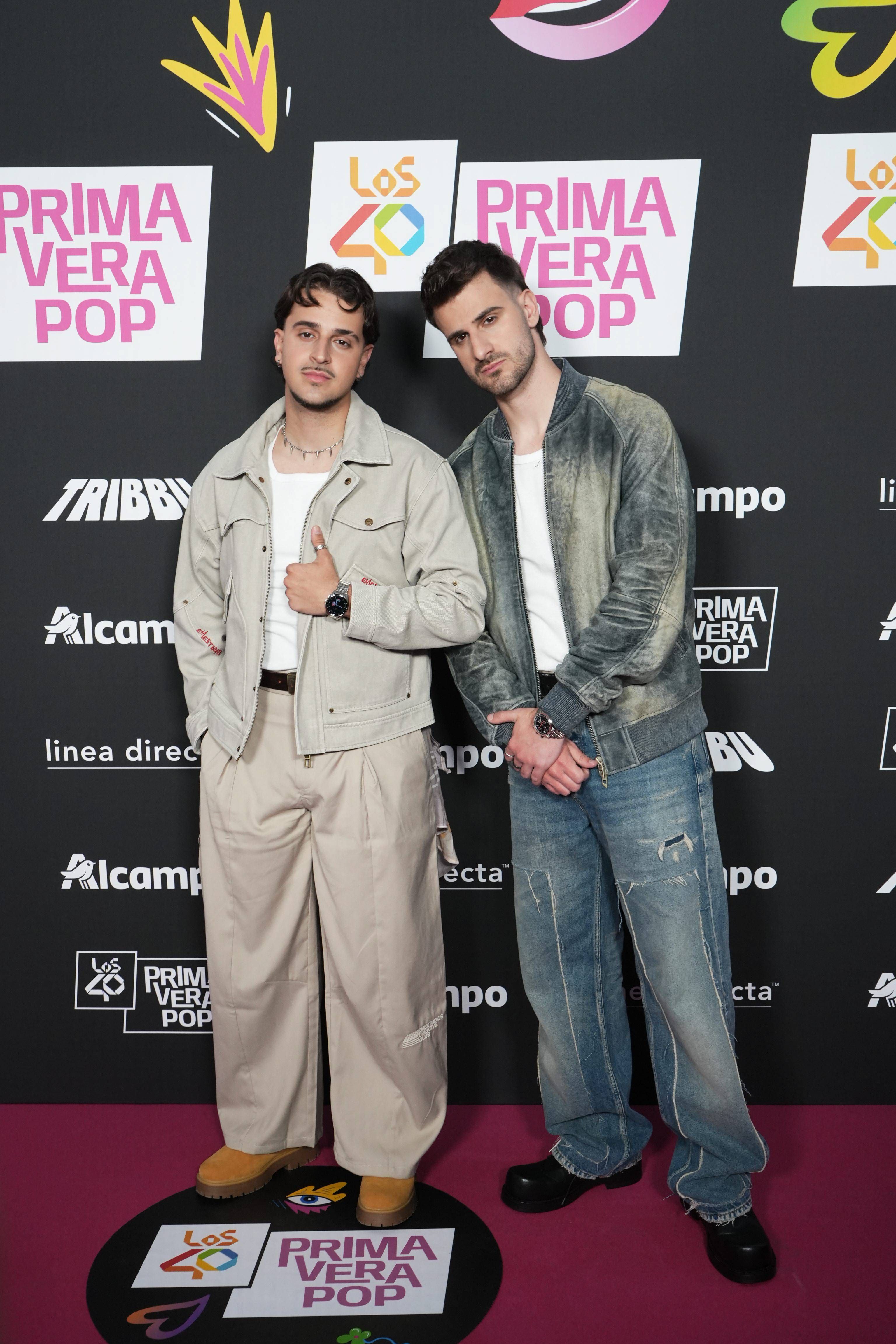 Adexe y Nau, en la alfombra roja de LOS40 Primavera Pop 2026