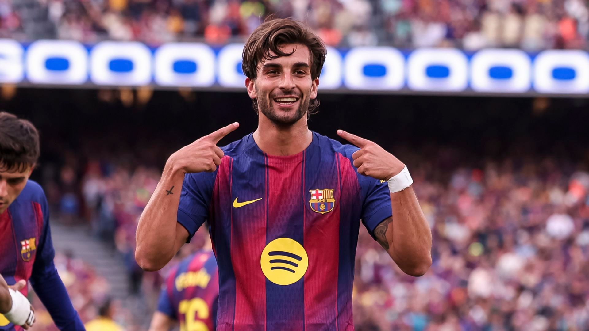 Ferran Torres celebrando un gol