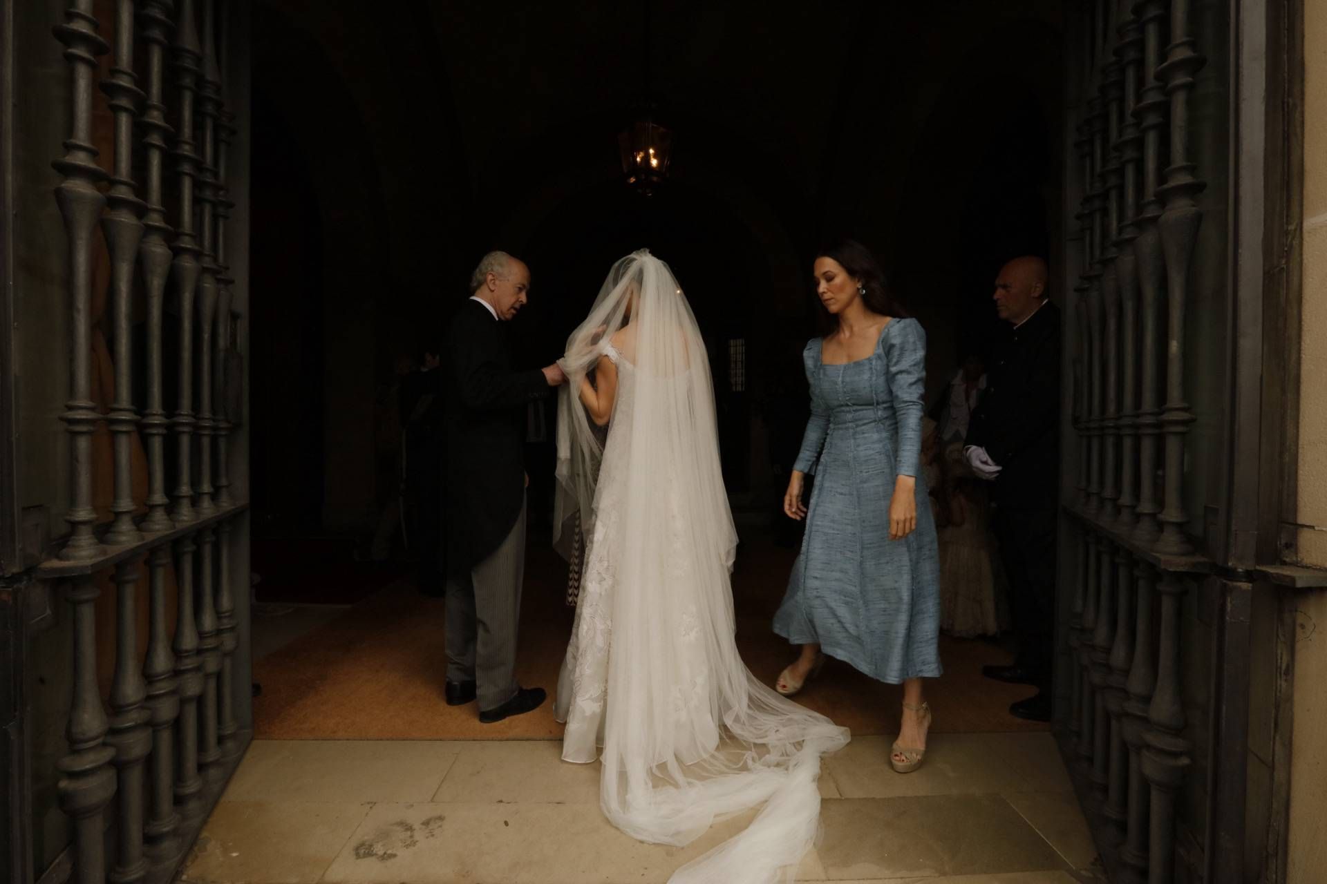 La vista trasera del vestido de Carla Benjumea en su boda con Antonio Domecq