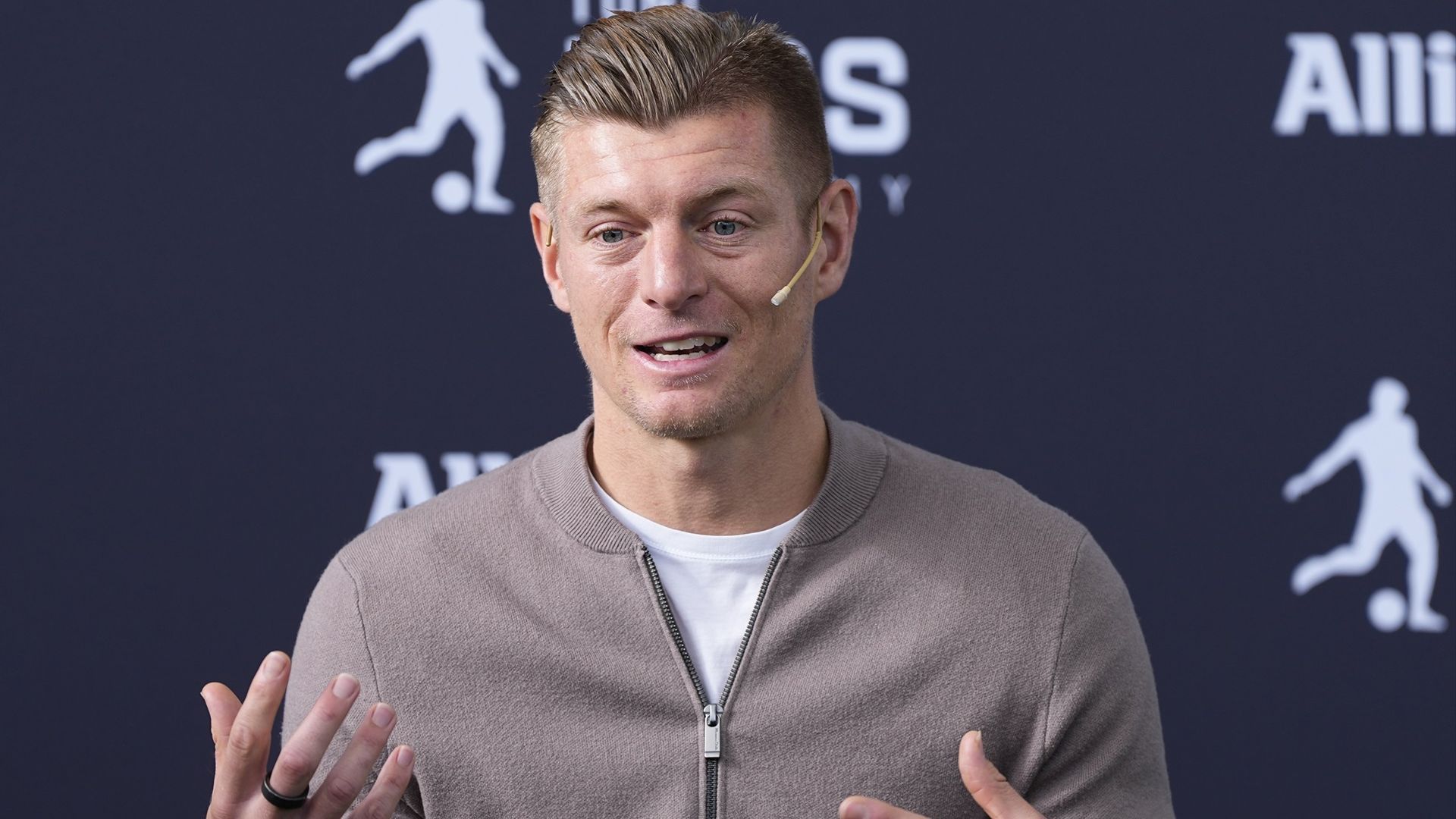 Toni Kroos, en un acto de su academia en Madrid Toni Kroos, en un acto de su academia en Madrid