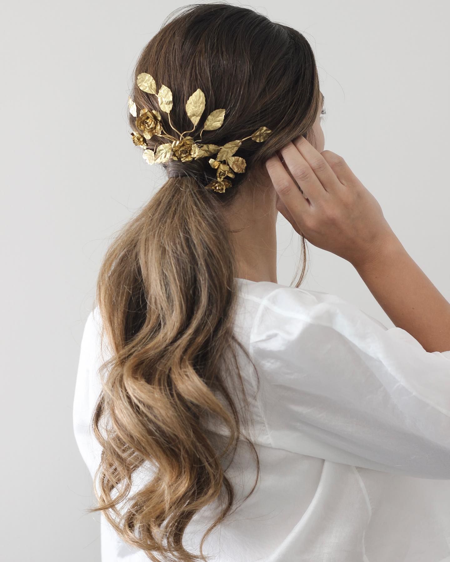 Coleta con ondas y accesorios metálicos