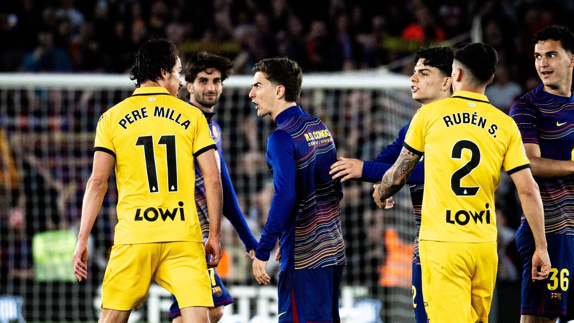 Gavi se encara con Pere Milla tras el Barcelona-Espanyol Gavi se encara con Pere Milla tras el Barcelona-Espanyol