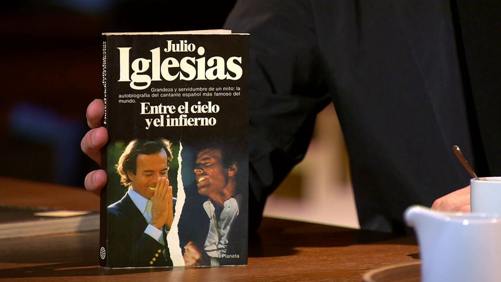 Julio Iglesias protagoniza 'El café de los malditos': "Cuando lees este libro entiendes muchas cosas" Cuarto Milenio Temporada 21 Top Vídeos 821