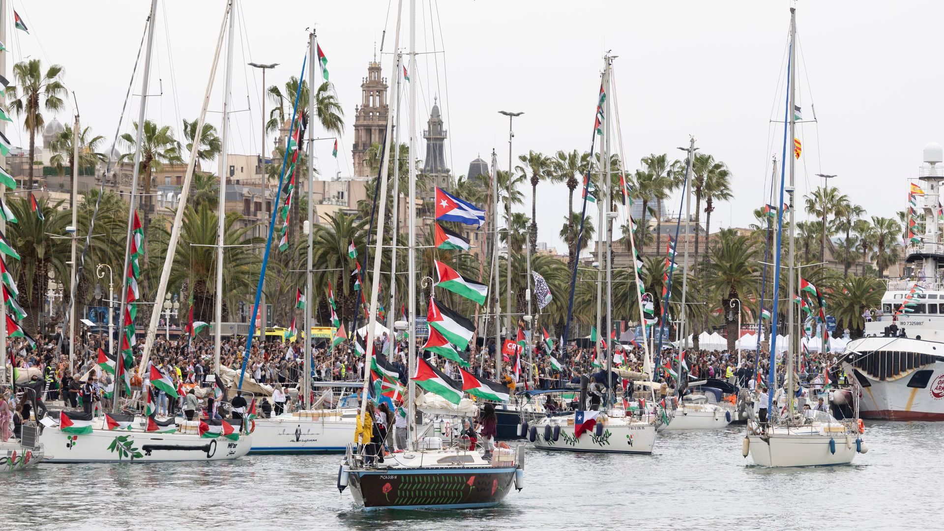 Las condiciones meteorológicas impiden que la flotilla a Gaza inicie la travesía este domingo