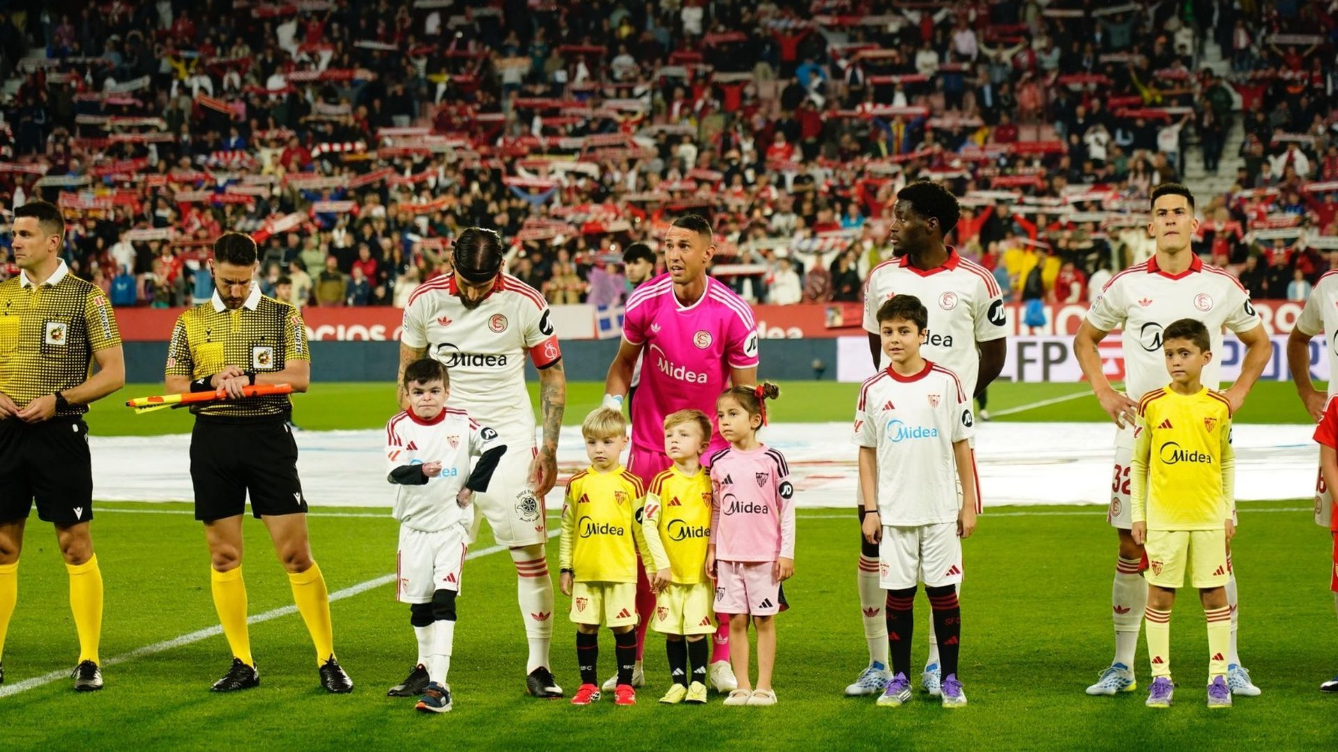 Leo, el niño sevillista que inspiró ante el Atlético de Madrid