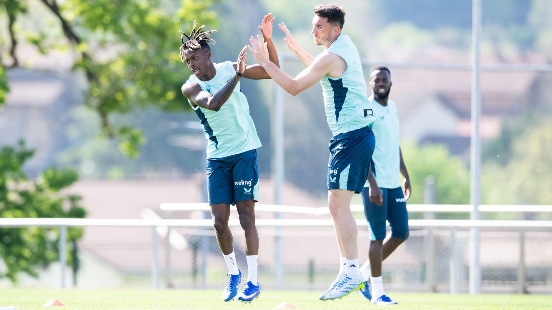 Nico Williams y Aymeric Laporte se ejercitan en Lezama