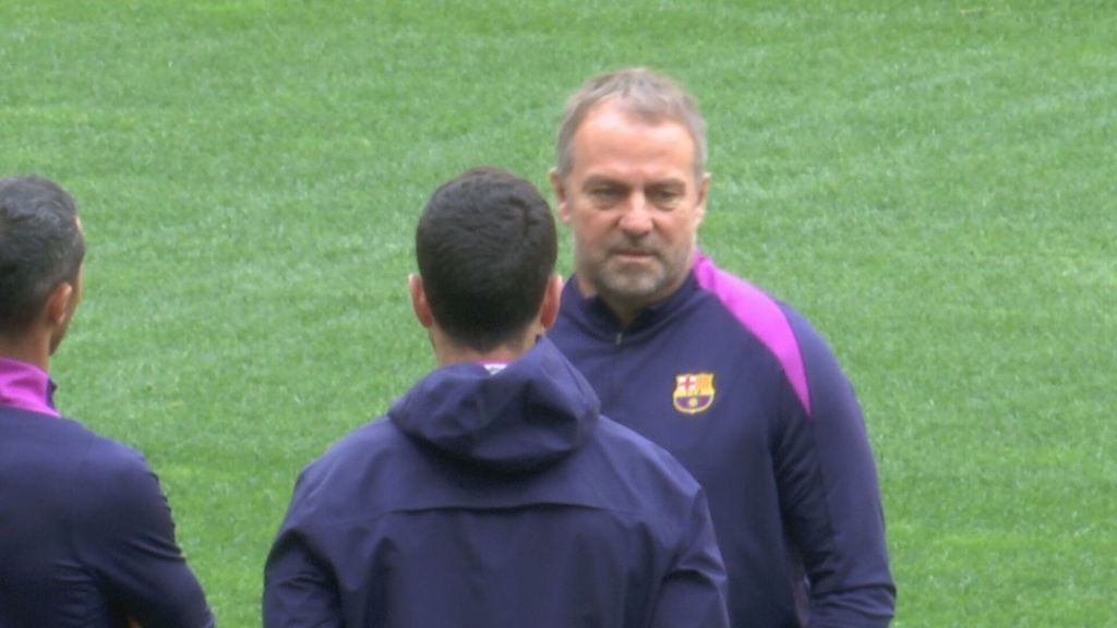 Hansi Flick conversa con UEFA por un aspecto del césped del Metropolitano