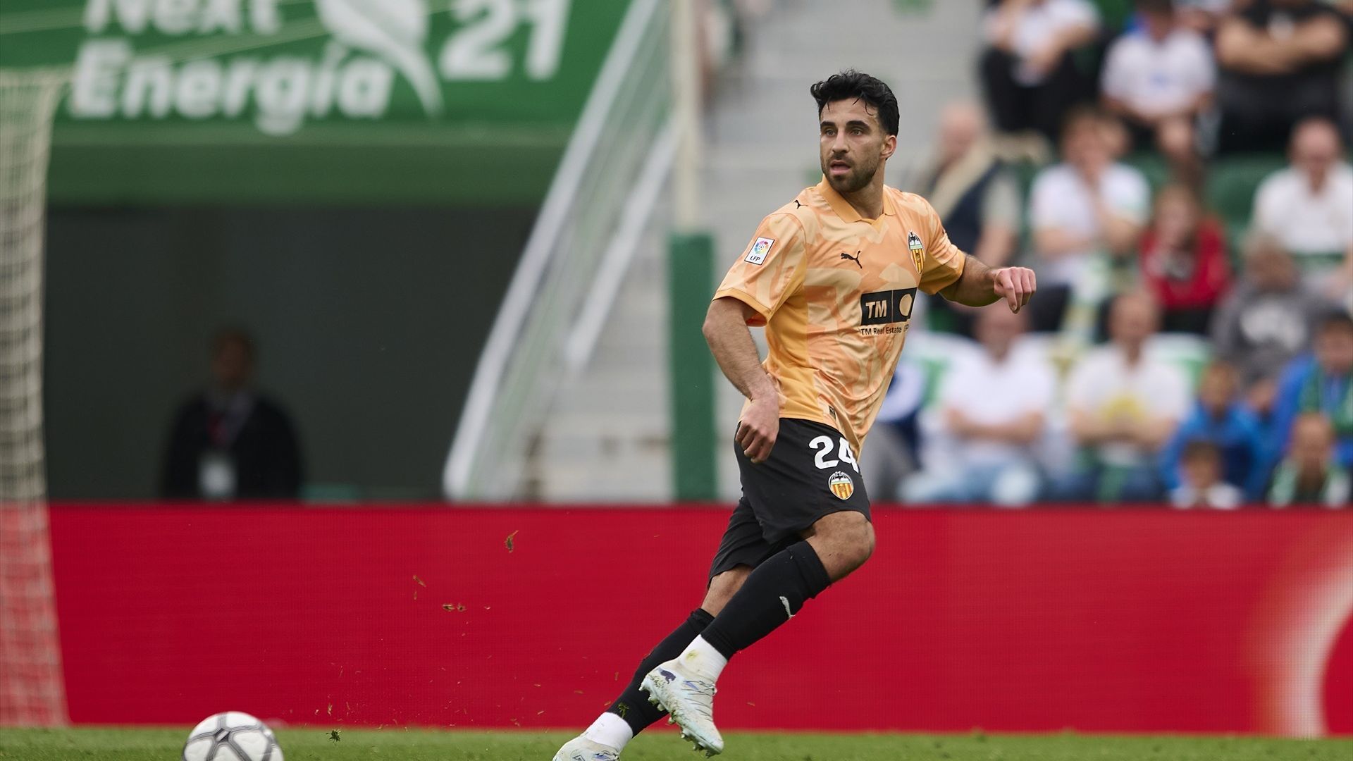 Cömert, en el Martínez Valero Cömert, en el Martínez Valero