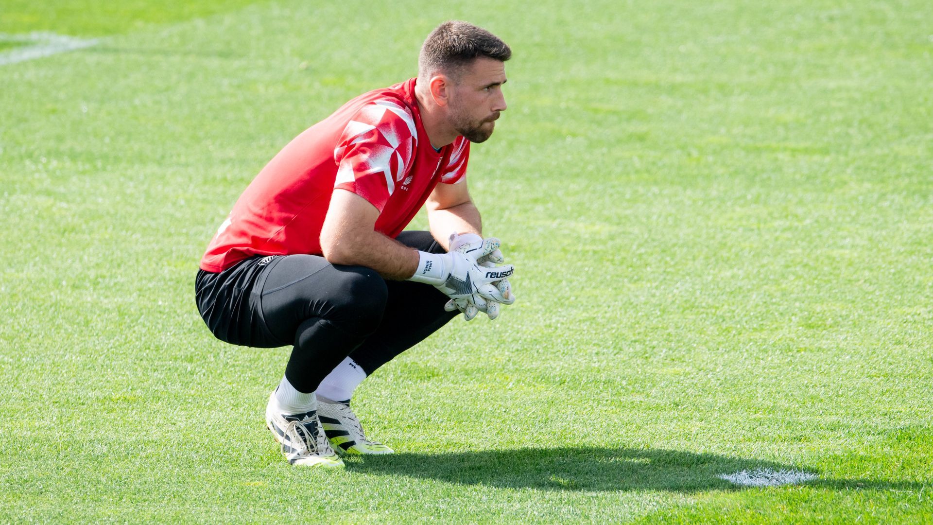 El guardameta Unai Simón en un entrenamiento en Lezama