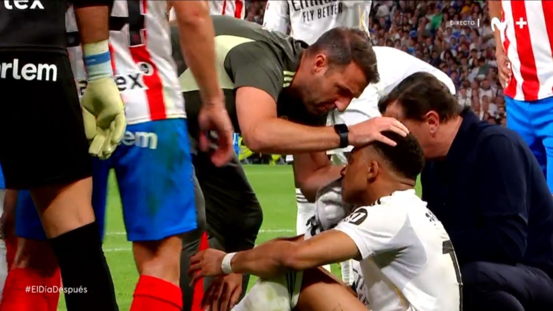 El médico del Real Madrid atiende a Mbappé