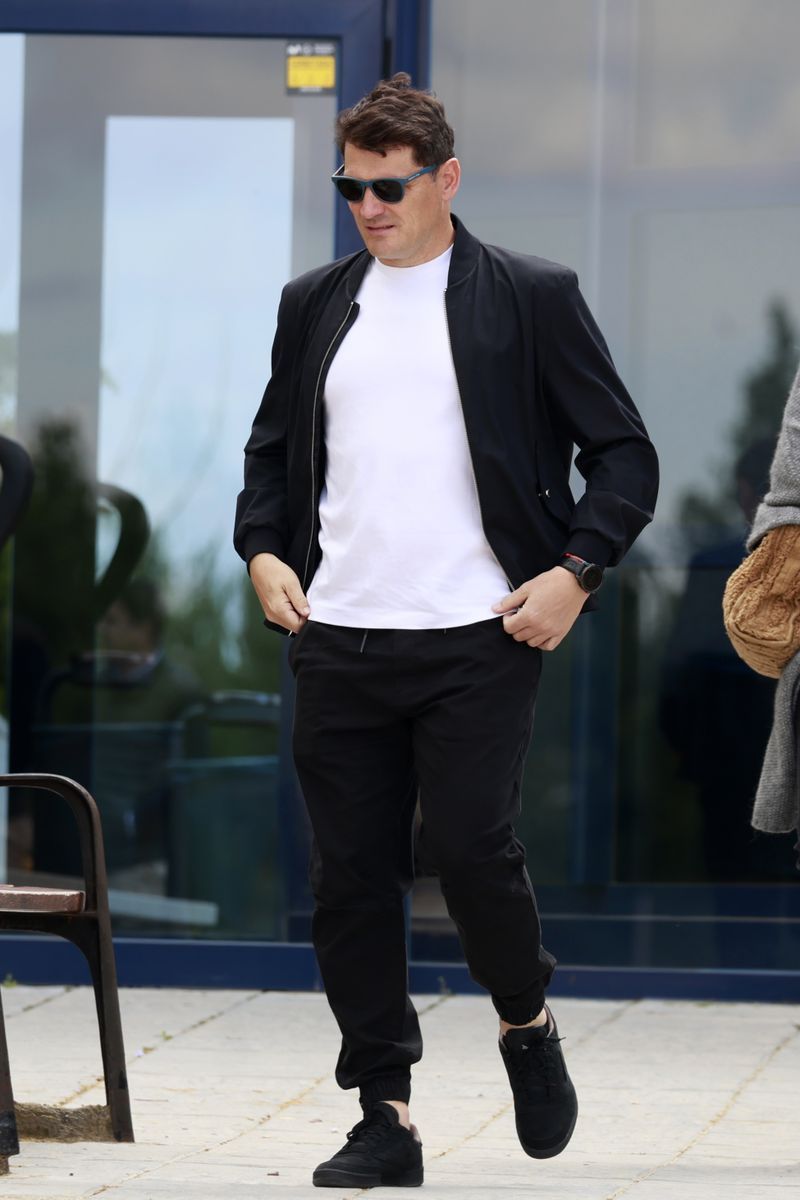 Iker Casillas, en el tanatorio de Goyi Arévalo, la madre de Sara Carbonero