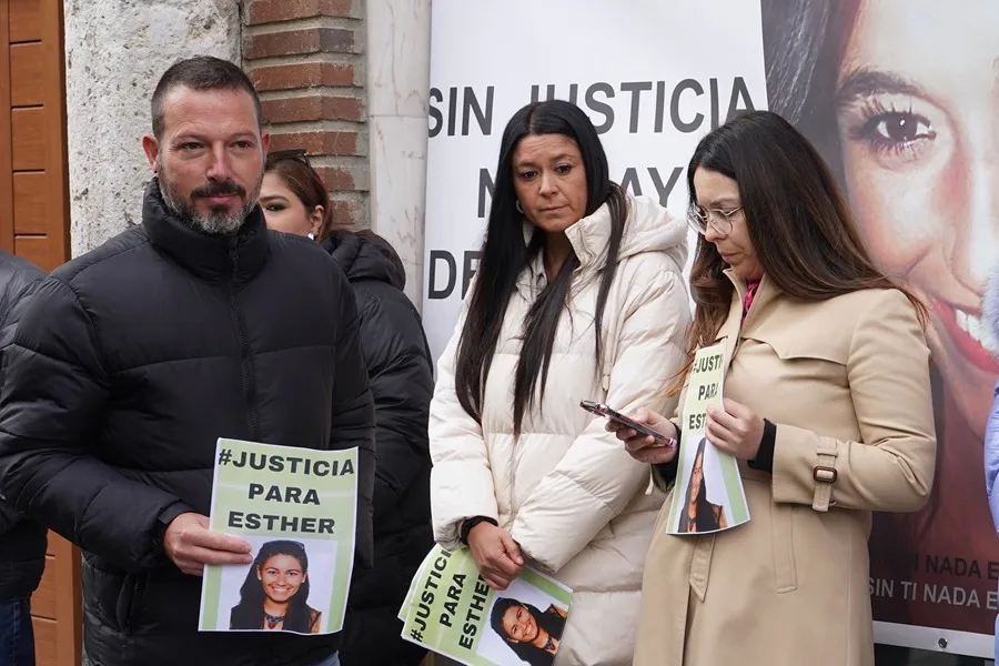 La hermana y la prima de Esther López señalan a la familia de Óscar por el zulo encontrado: 