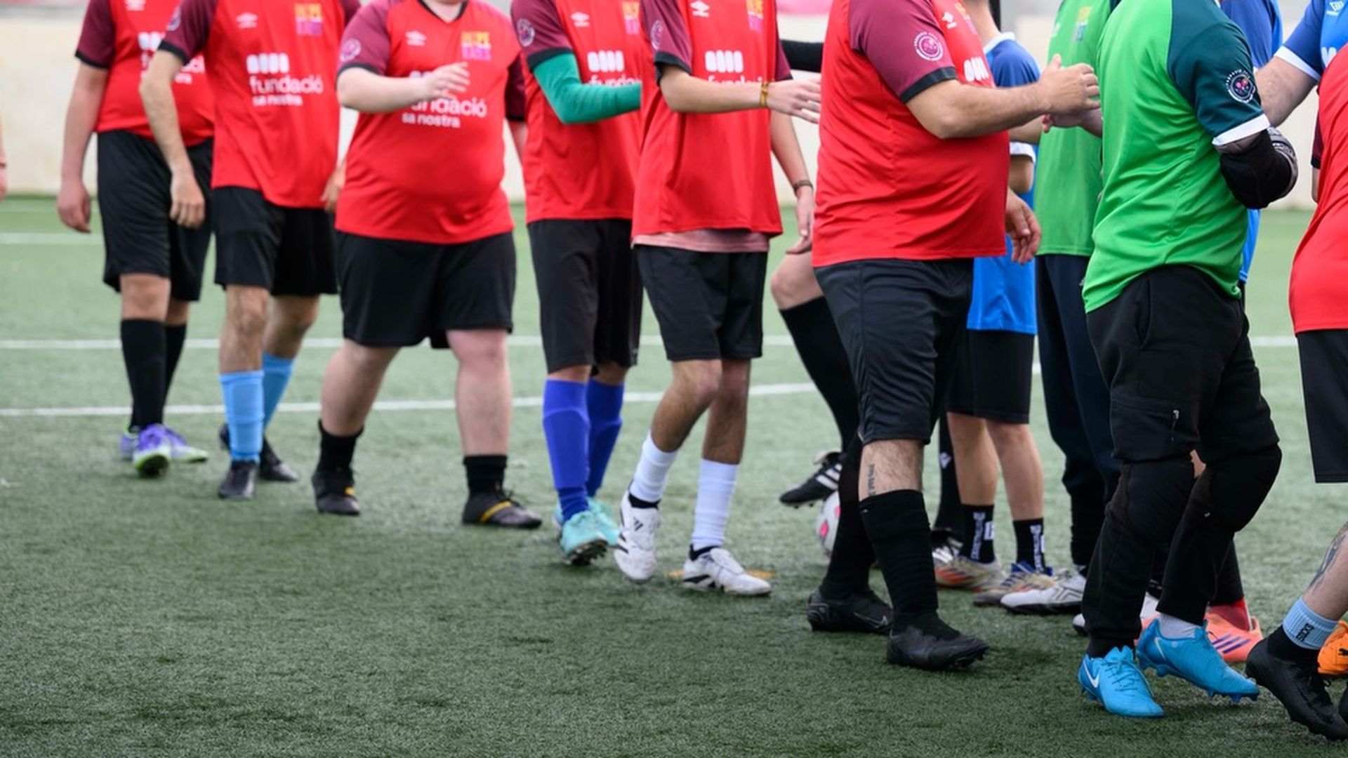 Ingresado en la UCI un joven de 16 años del equipo Collerense, Mallorca: se golpeó la cabeza contra un muro del campo