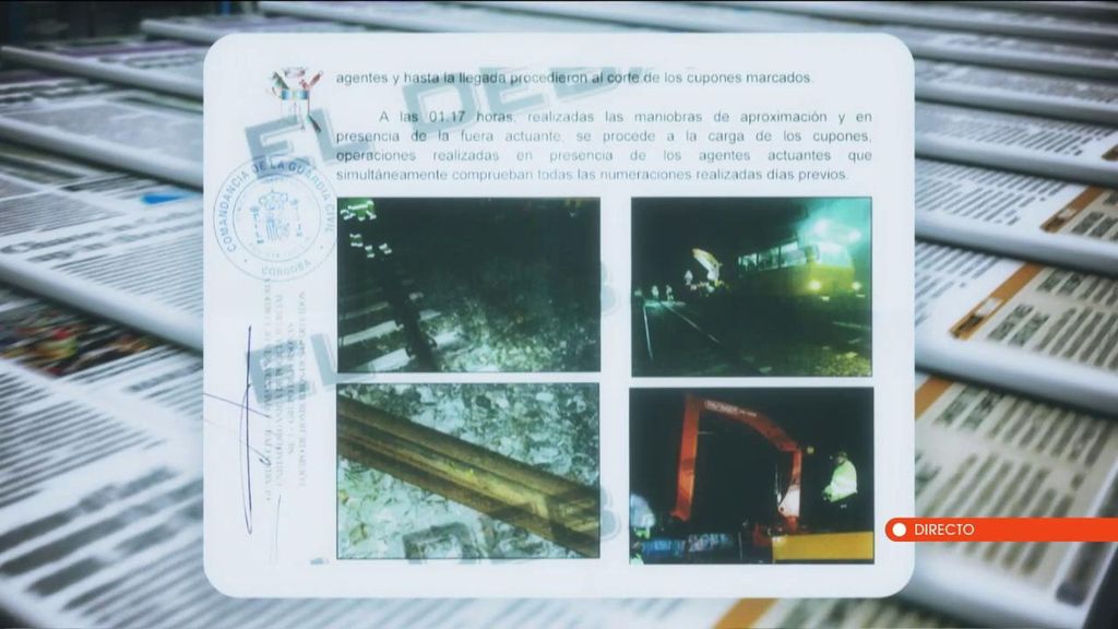 La imagen que captó a funcionarios de Transportes "moviendo pruebas" de Adamuz durante la madrugada: "Se saltaron el cordón policial"