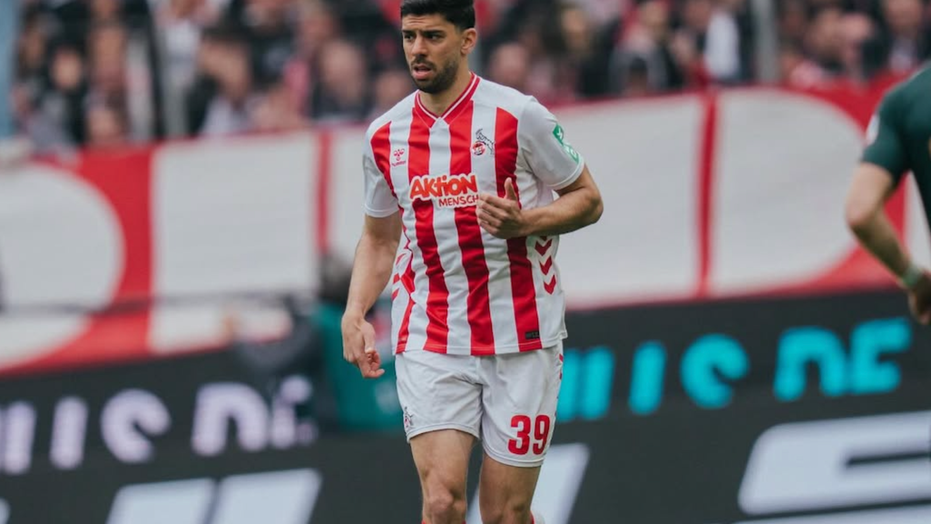 Cenk ante el Werder Bremen