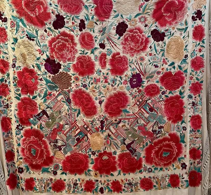 Detalle de los bordados de uno de los mantones