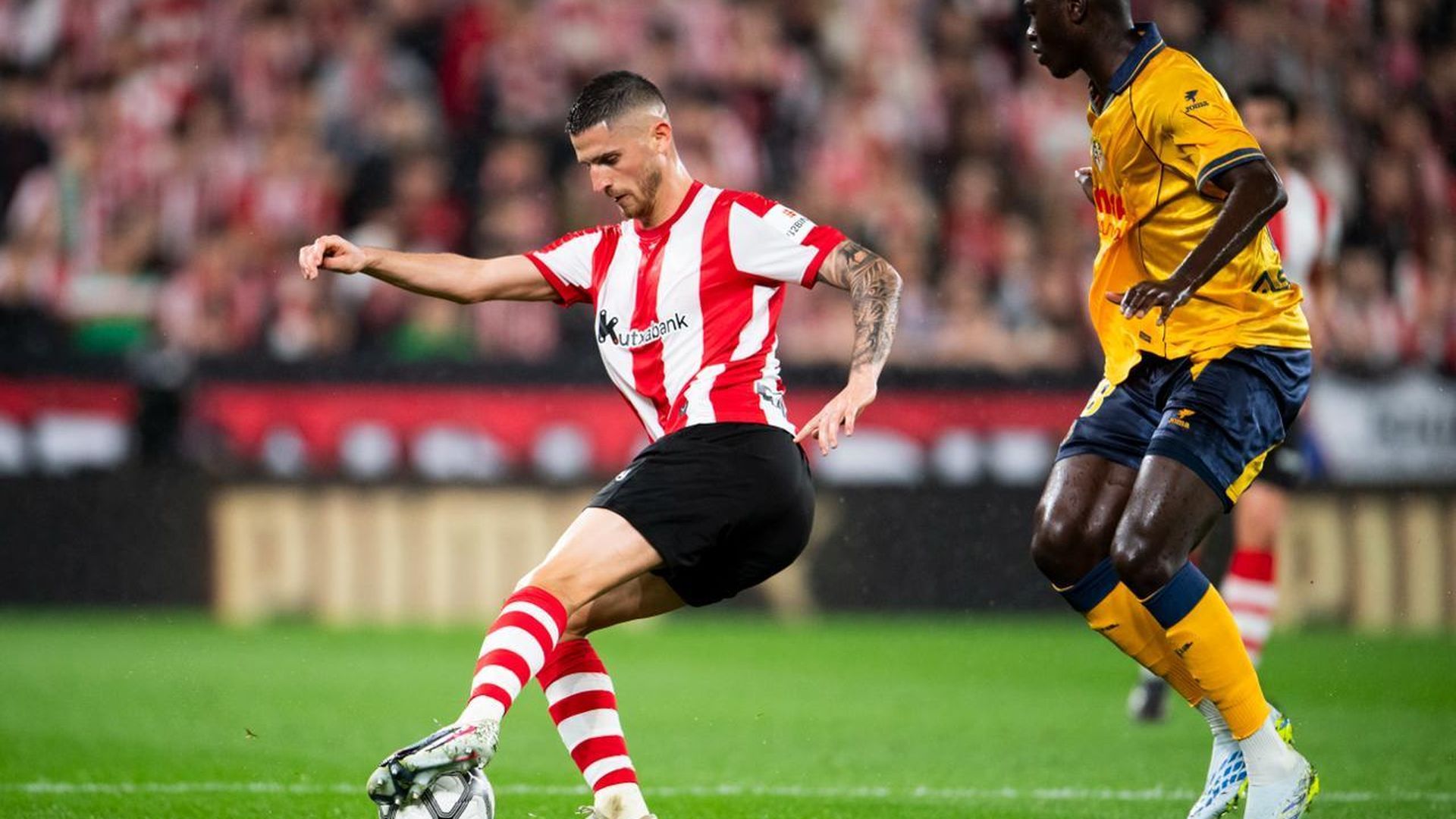 Giro de Oihan Sancet en la derrota ante el Villarreal en San Mamés