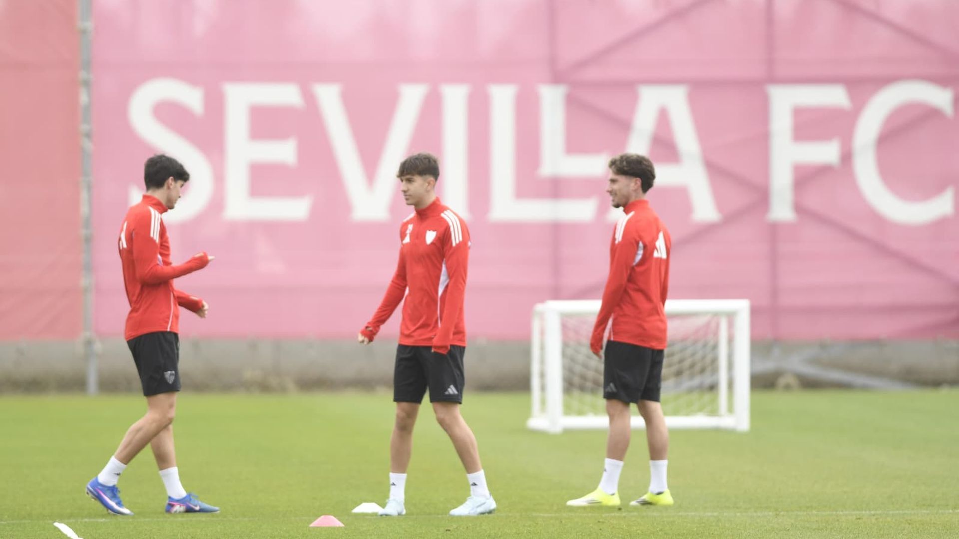 Juanlu, Miguel Sierra y Carmona, en un entrenamiento