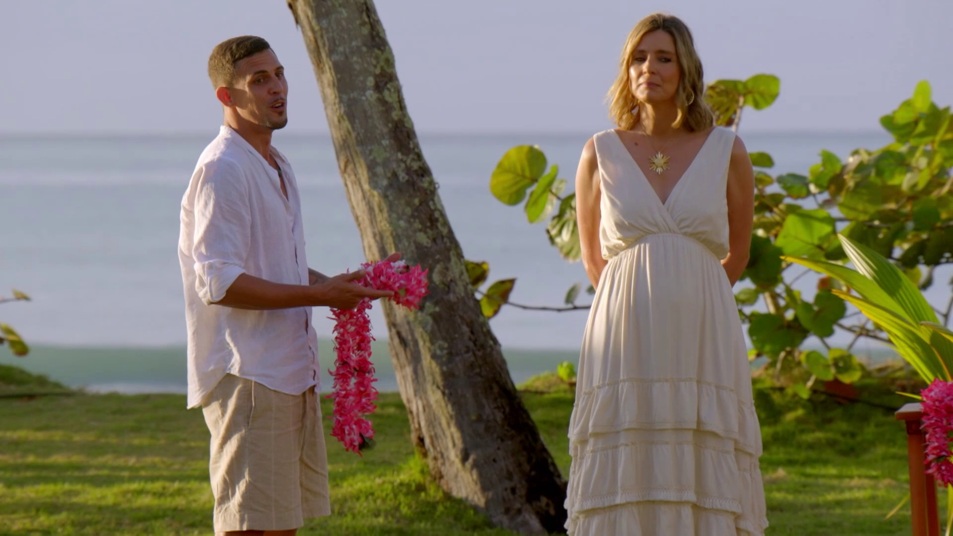 Atamán elige a su tentadora favorita para tener su primera cita y Leila se enfada, con David dentro de la discusión: "Es de la prehistoria"