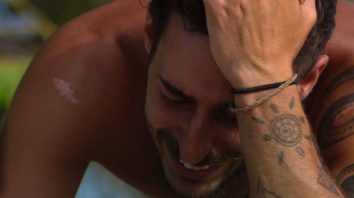 Borja se rompe como nunca antes le hemos visto en 'Supervivientes' y recibe el apoyo de Ion Aramendi en pleno directo: 