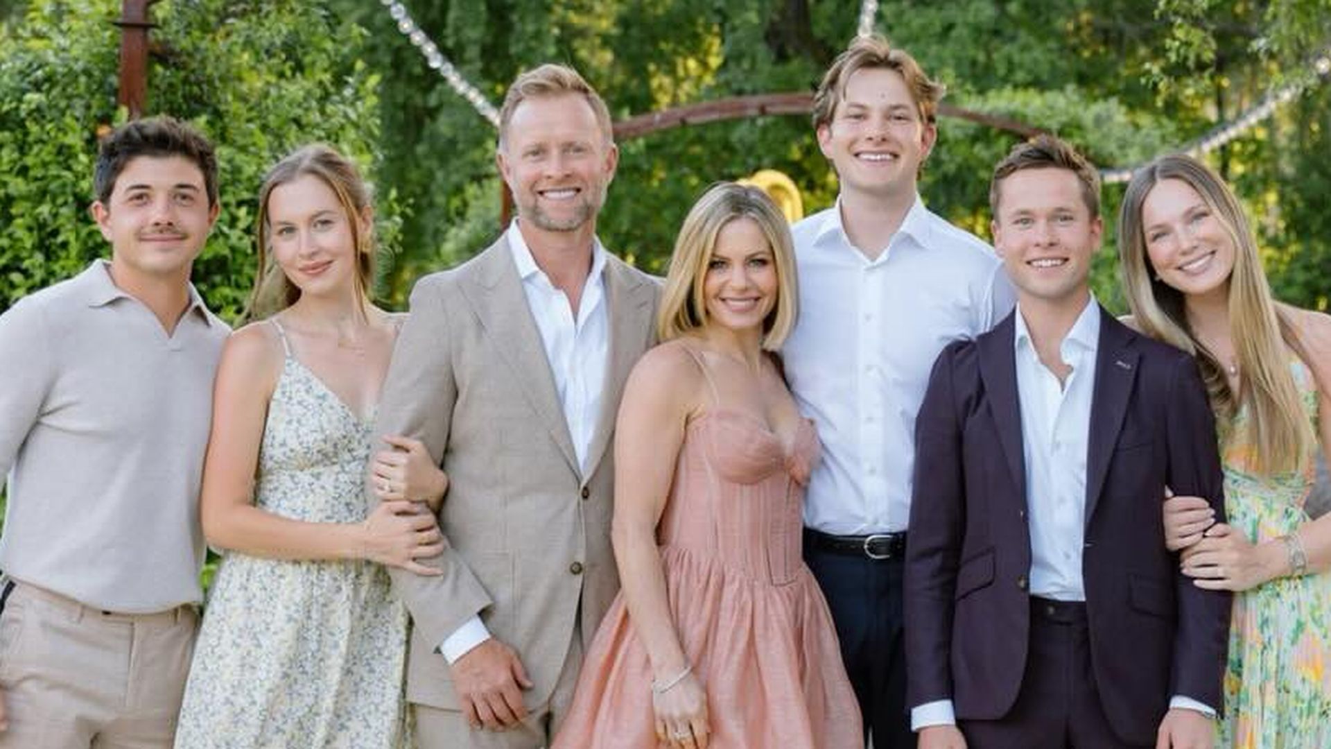 Candace Cameron y su familia Candace Cameron y su familia