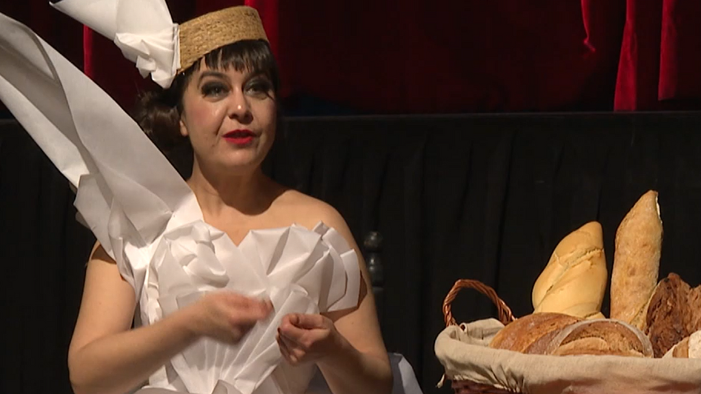 La cantante Maui llega con un nuevo disco cargado de mucho flamenco: ella misma lo describe como un festin gastronómico