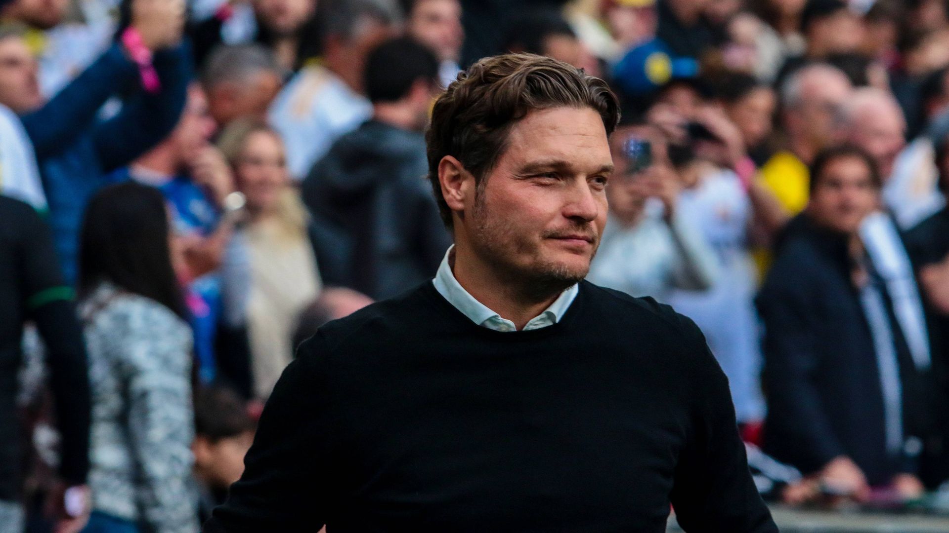 Edin Terzic durante un encuentro