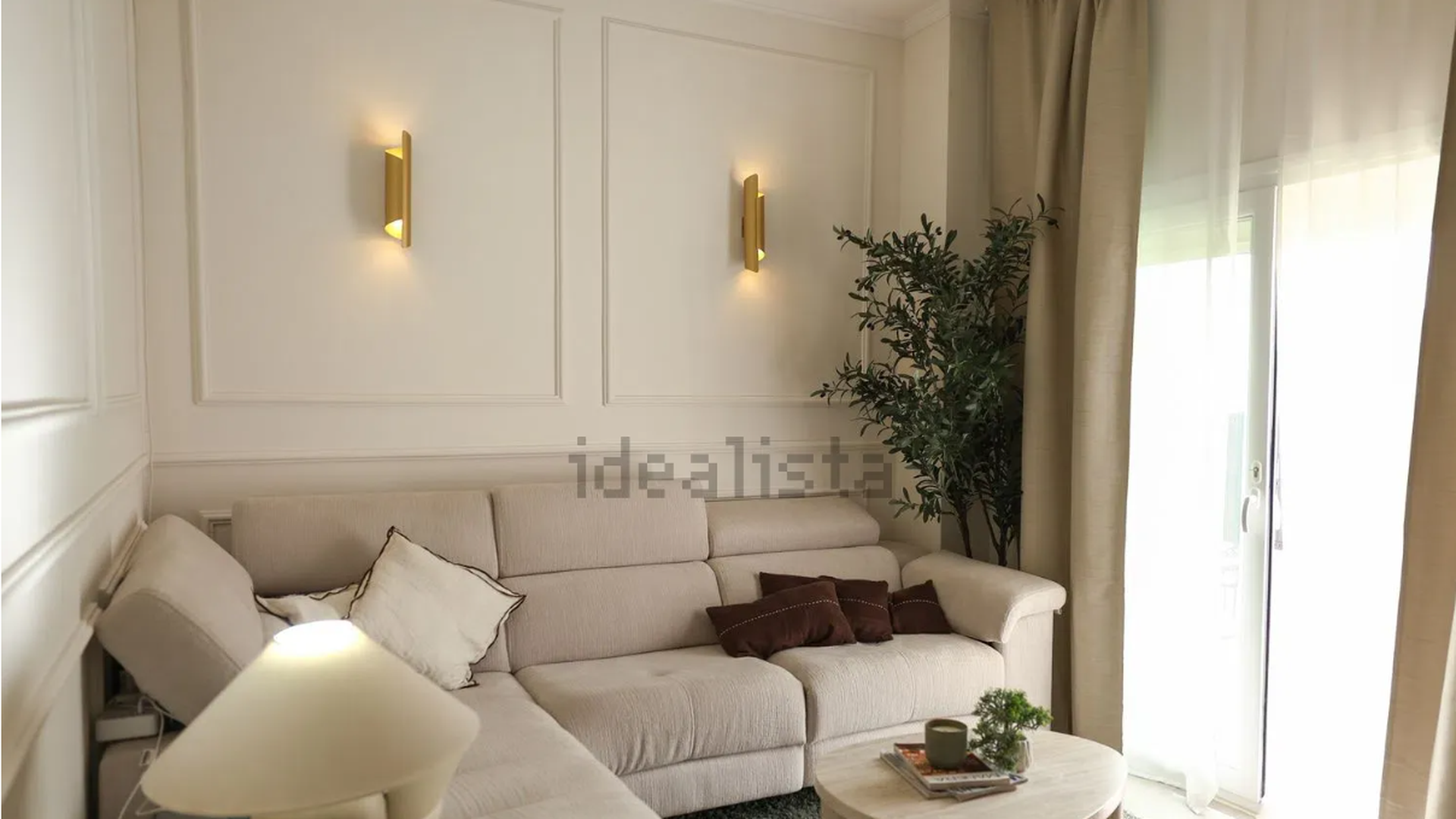 El salón de la casa de Isa y Asraf