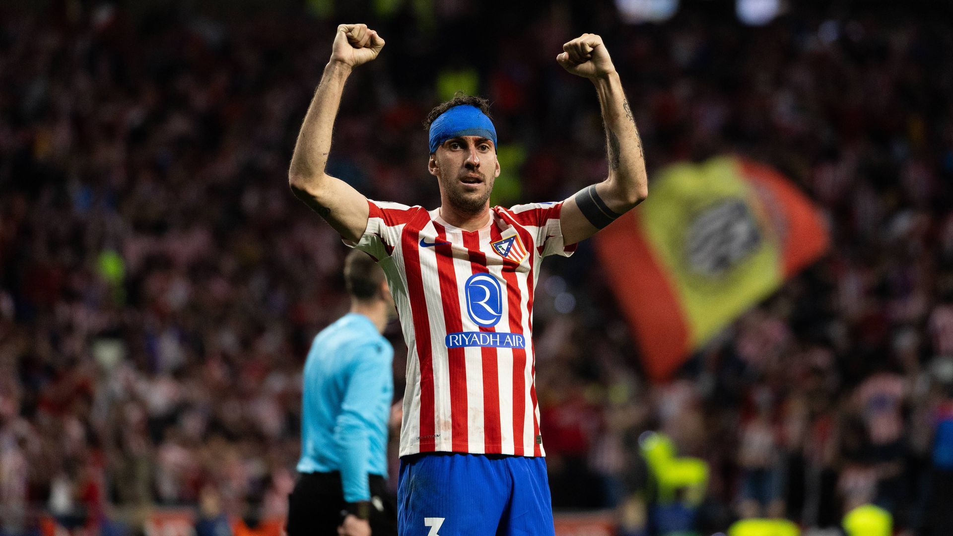 Matteo Ruggeri durante el Atlético-Barcelona