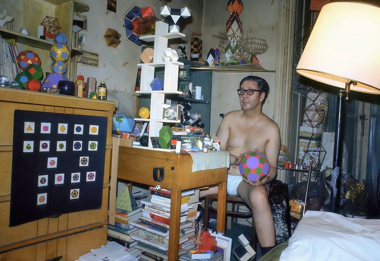 Prinz Rodderick en su habitación del hotel Chelsea