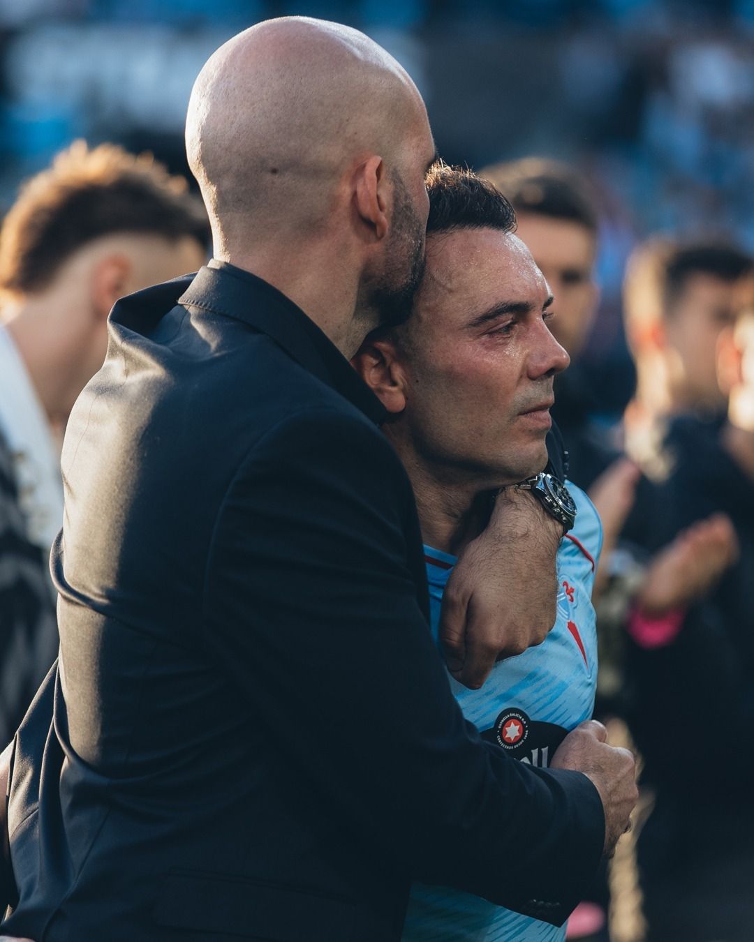 Abrazo entre Claudio Giráldez y Aspas