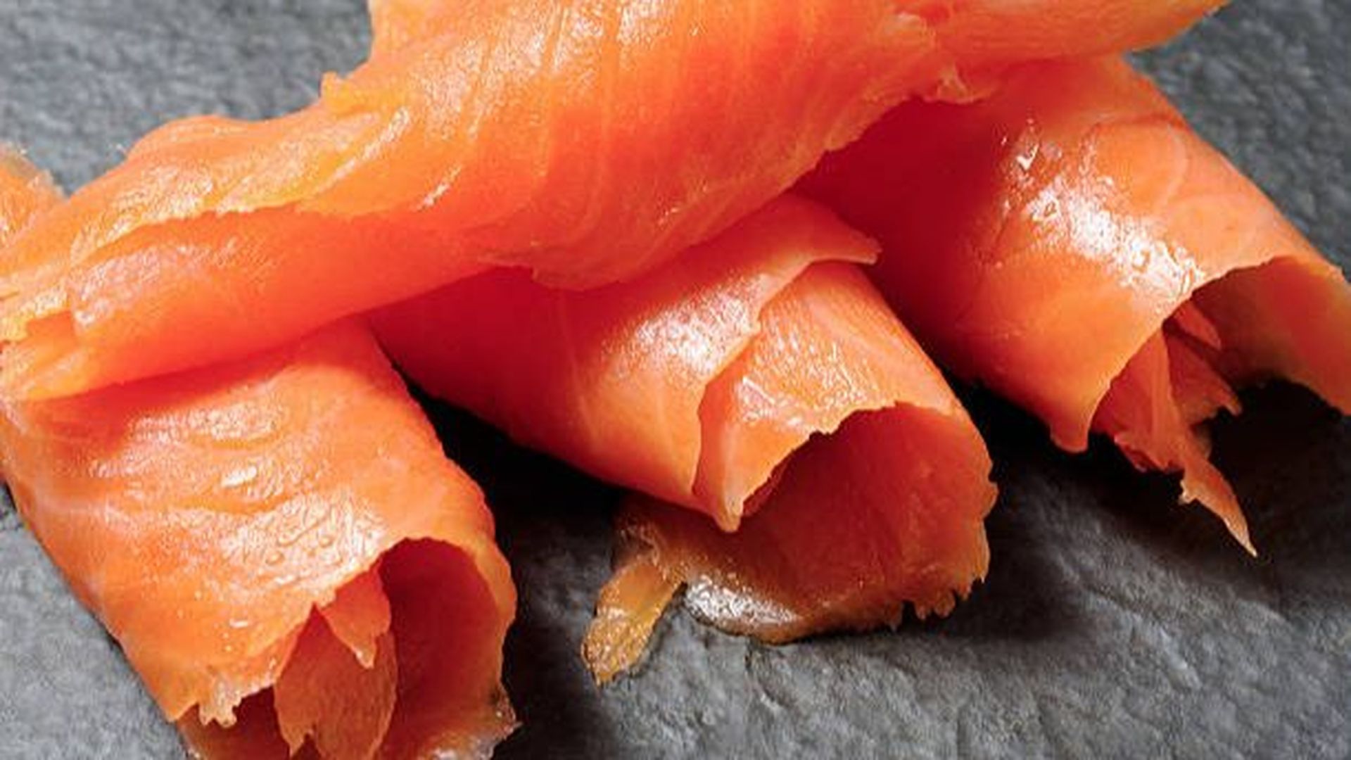 Alerta alimentaria tras detectar un brote de listeria en un lote de salmón ahumado Alerta alimentaria tras detectar un brote de listeria en un lote de salmón ahumado