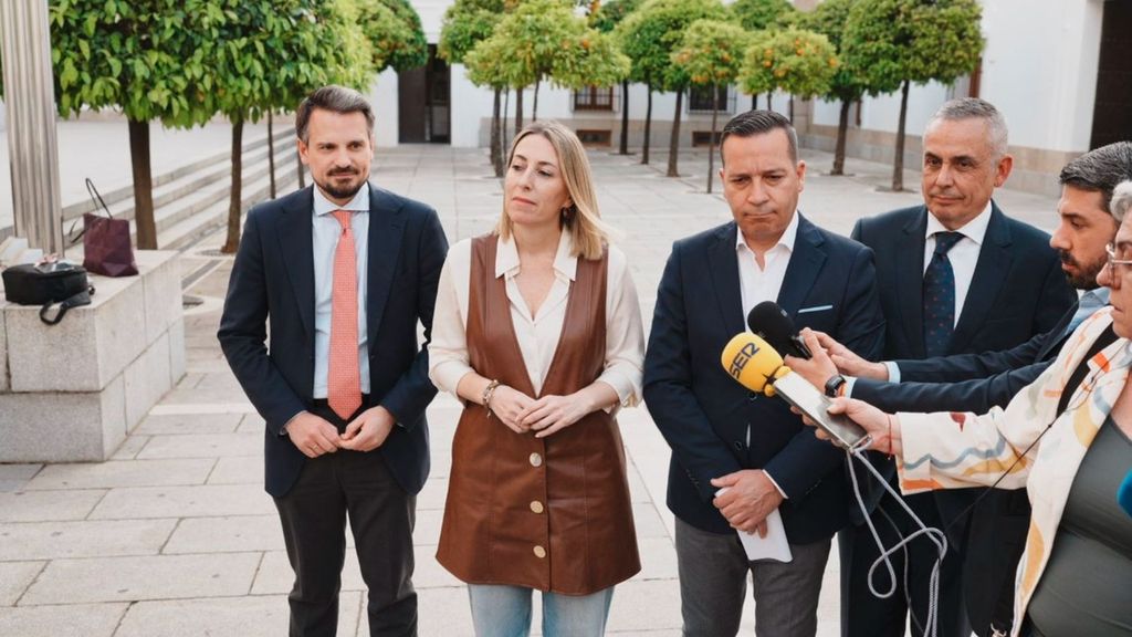 El PP y Vox cierran un pacto de gobierno en Extremadura y Guardiola será investida presidenta