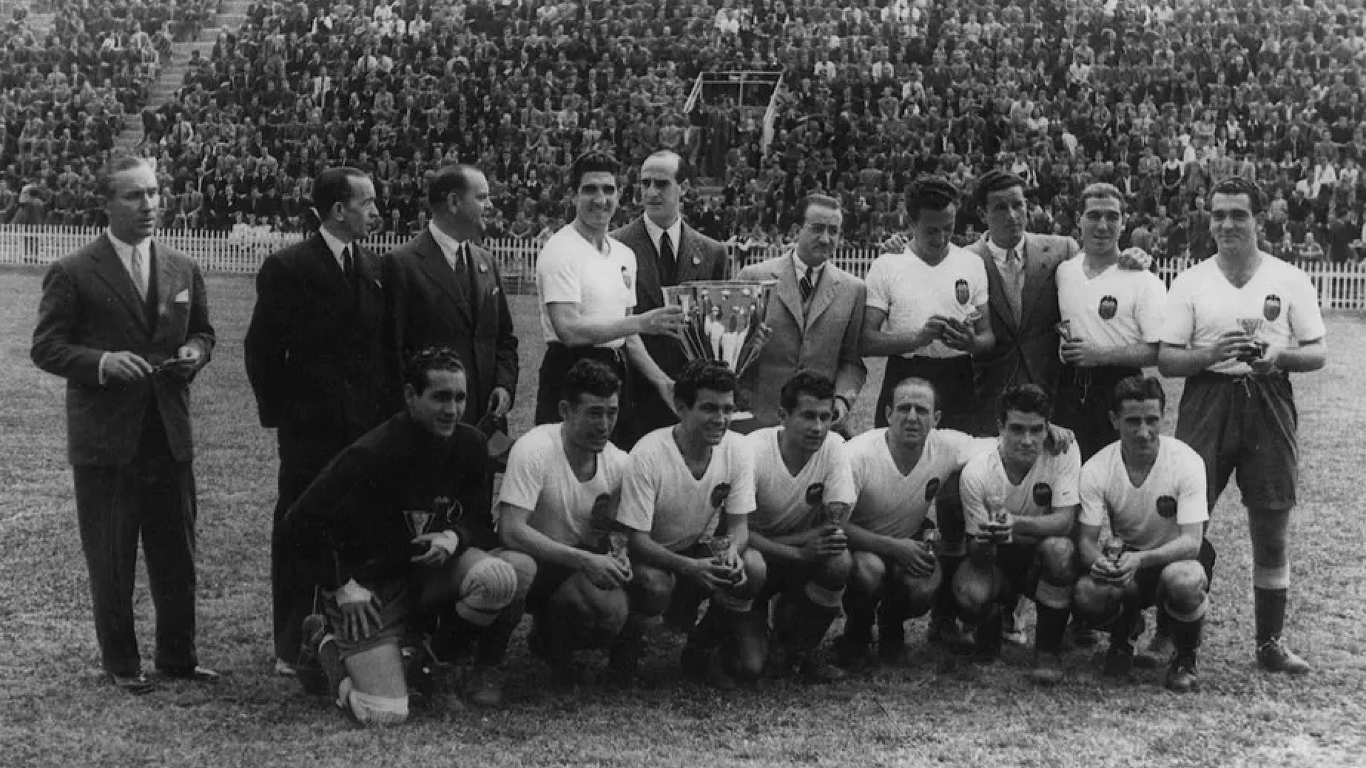 Este es el primer Valencia CF que ganó la Liga en la temporada 1941-42