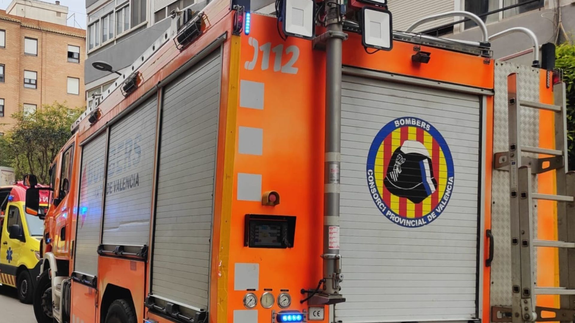 EuropaPress_7412630_imagen_bomberos_lugar_incendio