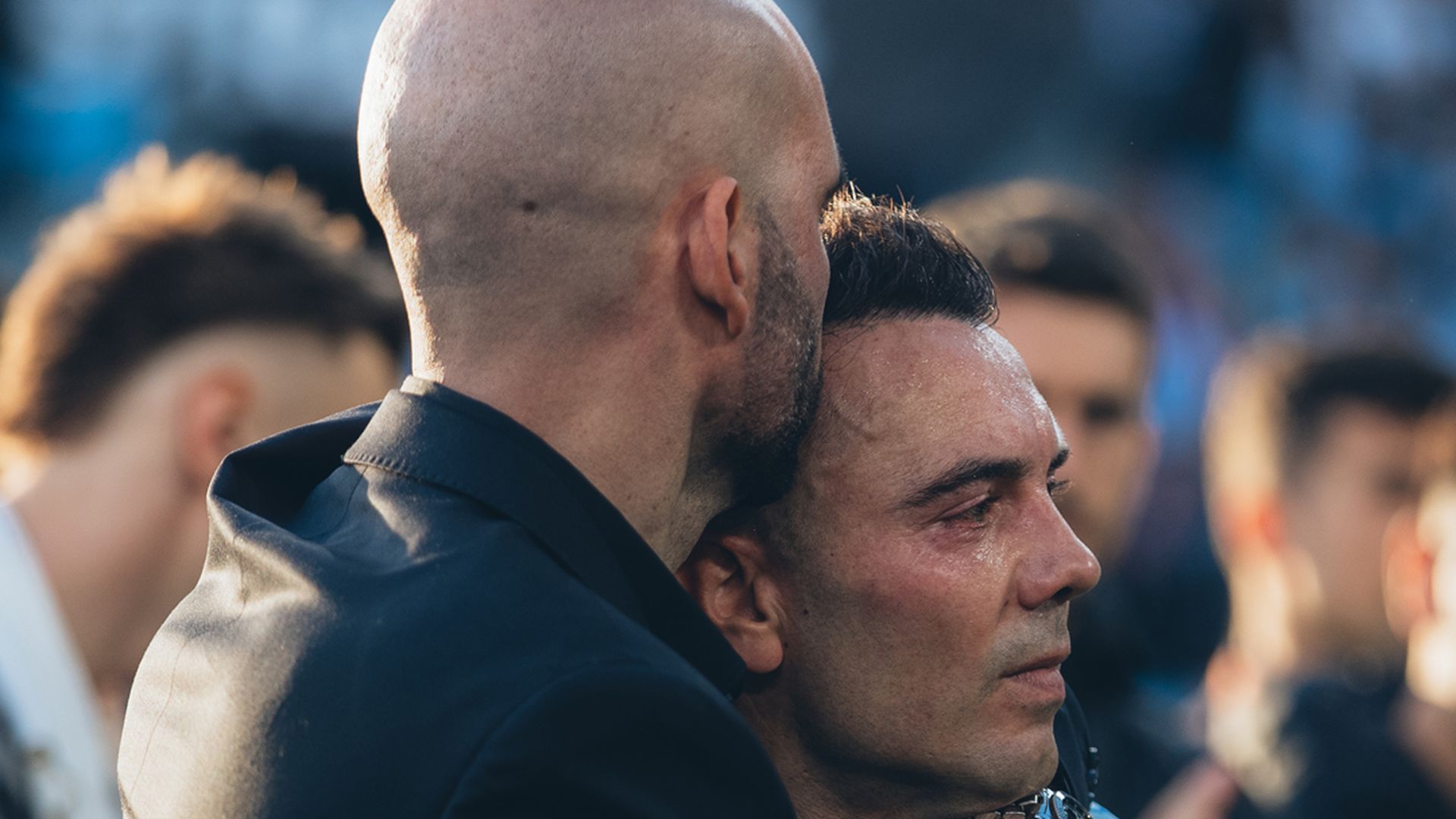 Iago Aspas abrazado por Claudio Giráldez