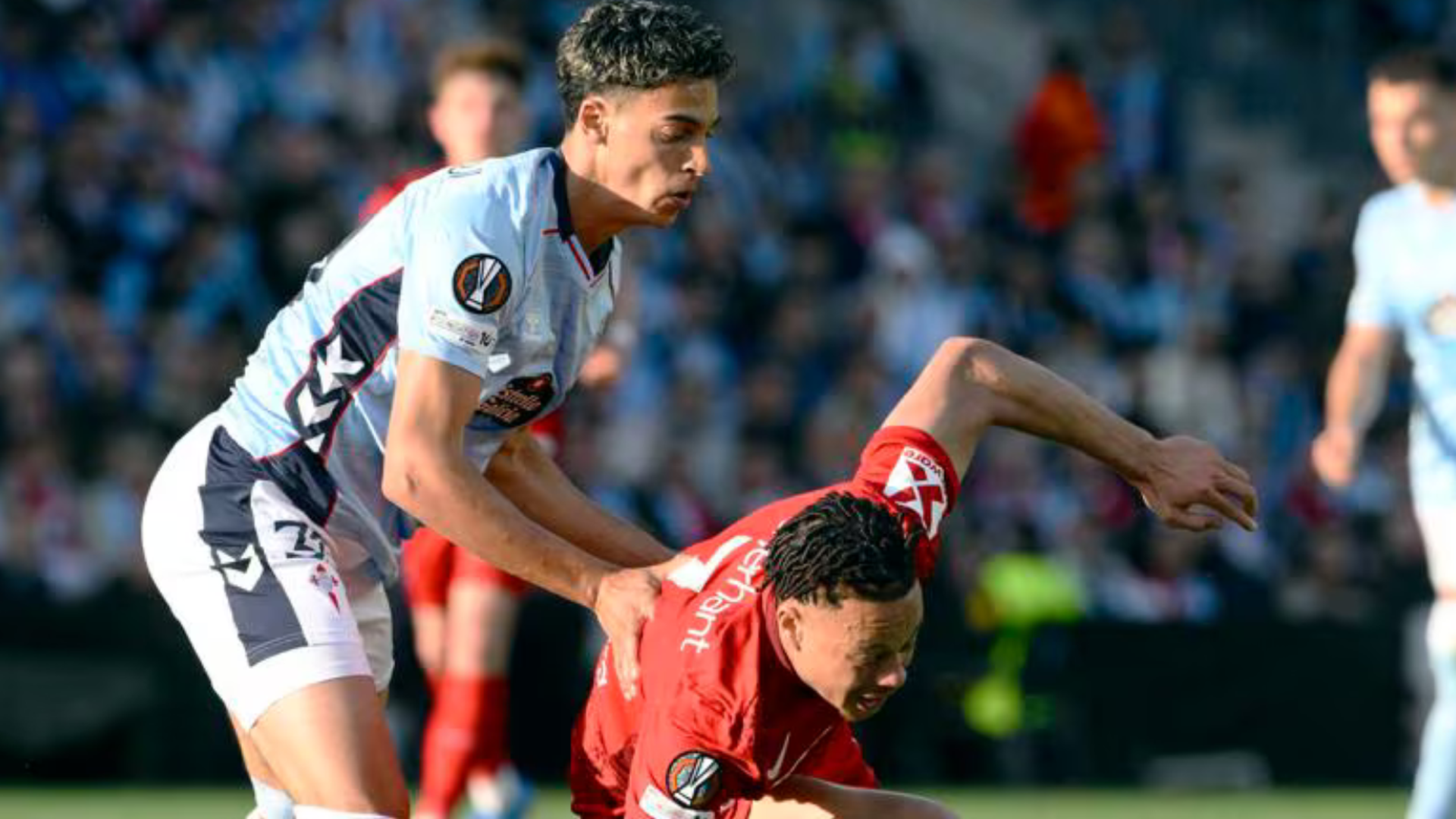 Jones El-Abdellaui ante el Friburgo