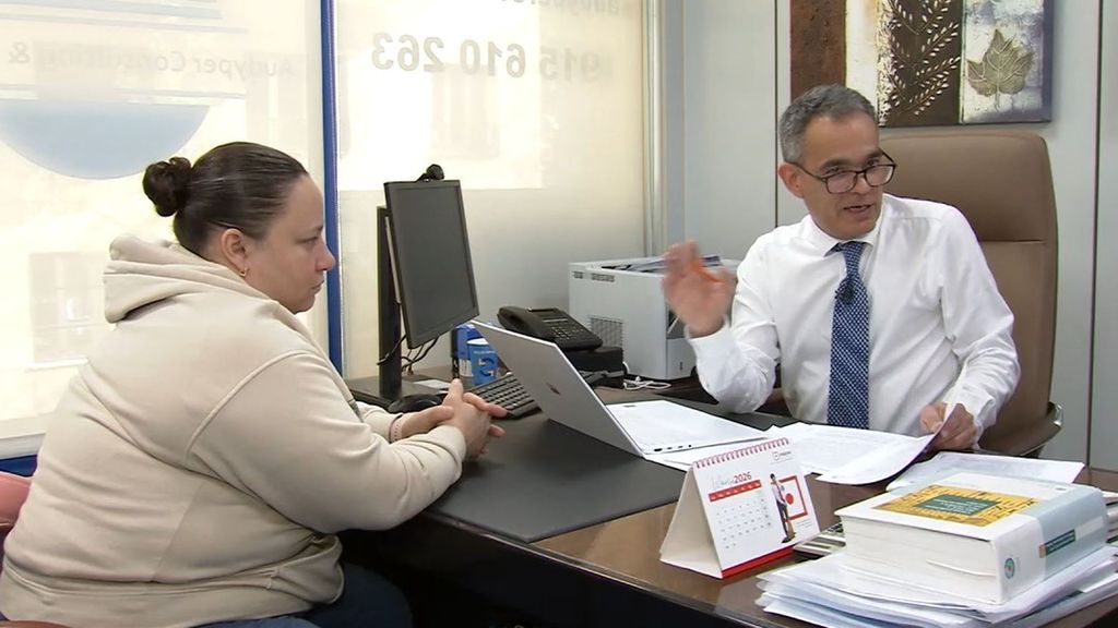 Karina, de las primeras personas solicitar su regularización 'online': tres intentos para conseguir la "tranquilidad"