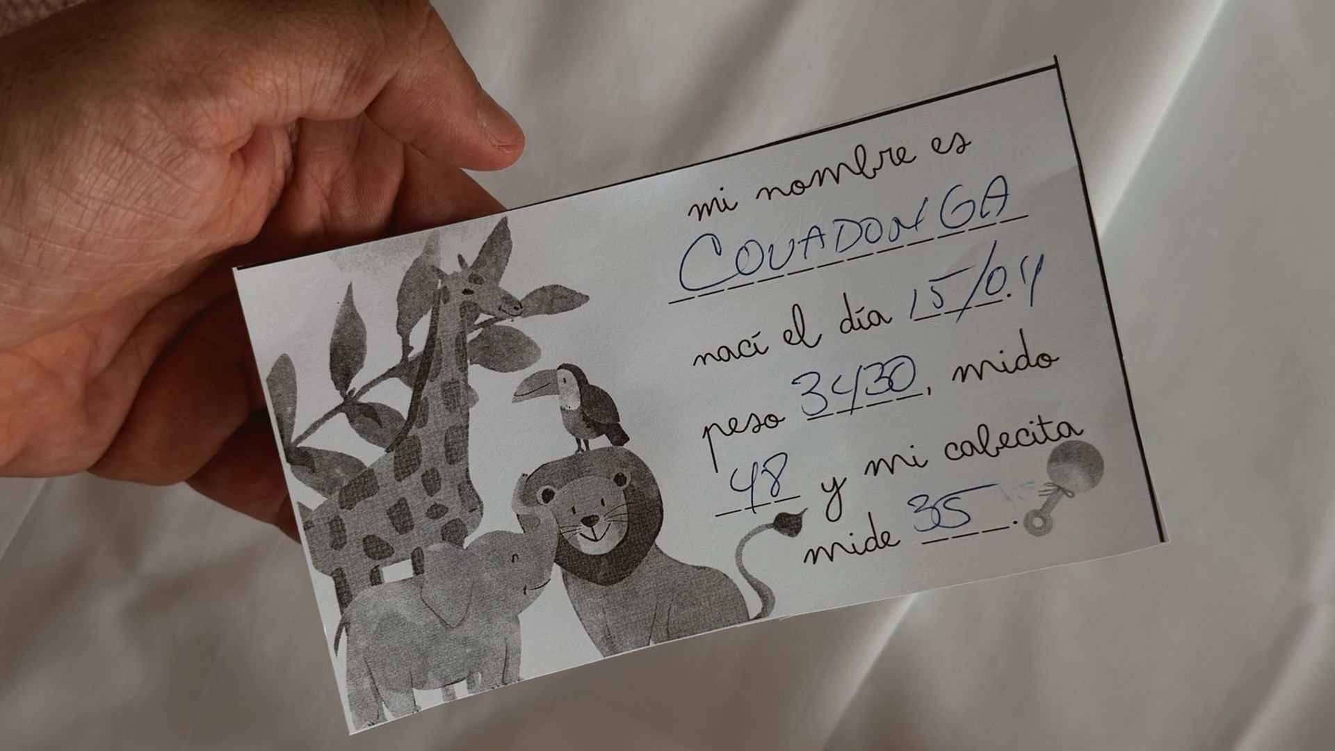 La ficha de nacimiento de Covadonga, la hija de Marta y Rodri