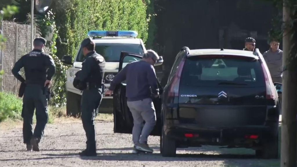 La tranquilidad de Óscar Sanz a su llegada al registro del zulo: acudió en coche, aparcó en la puerta y fue junto a su abogado