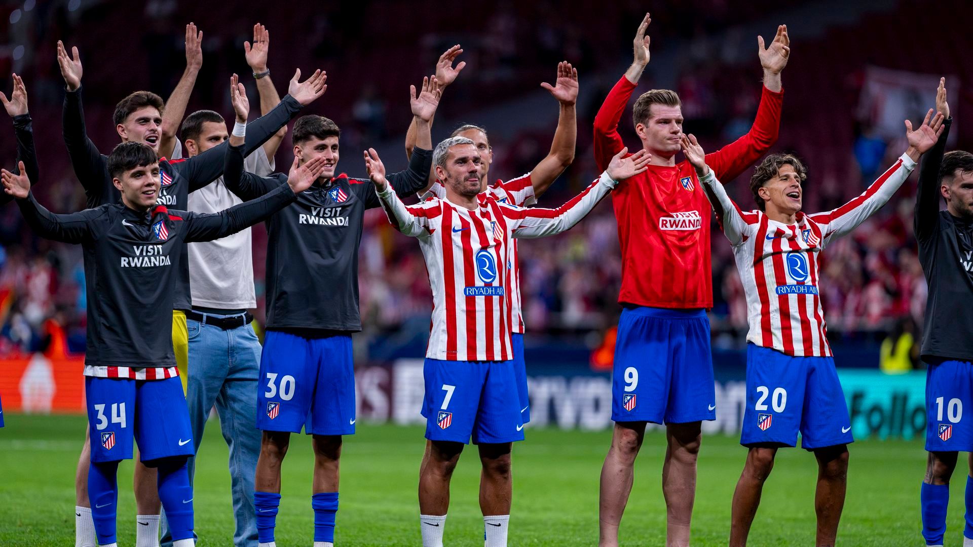 Los jjugadores del Atlético celebrando el pase contra el Barcelona