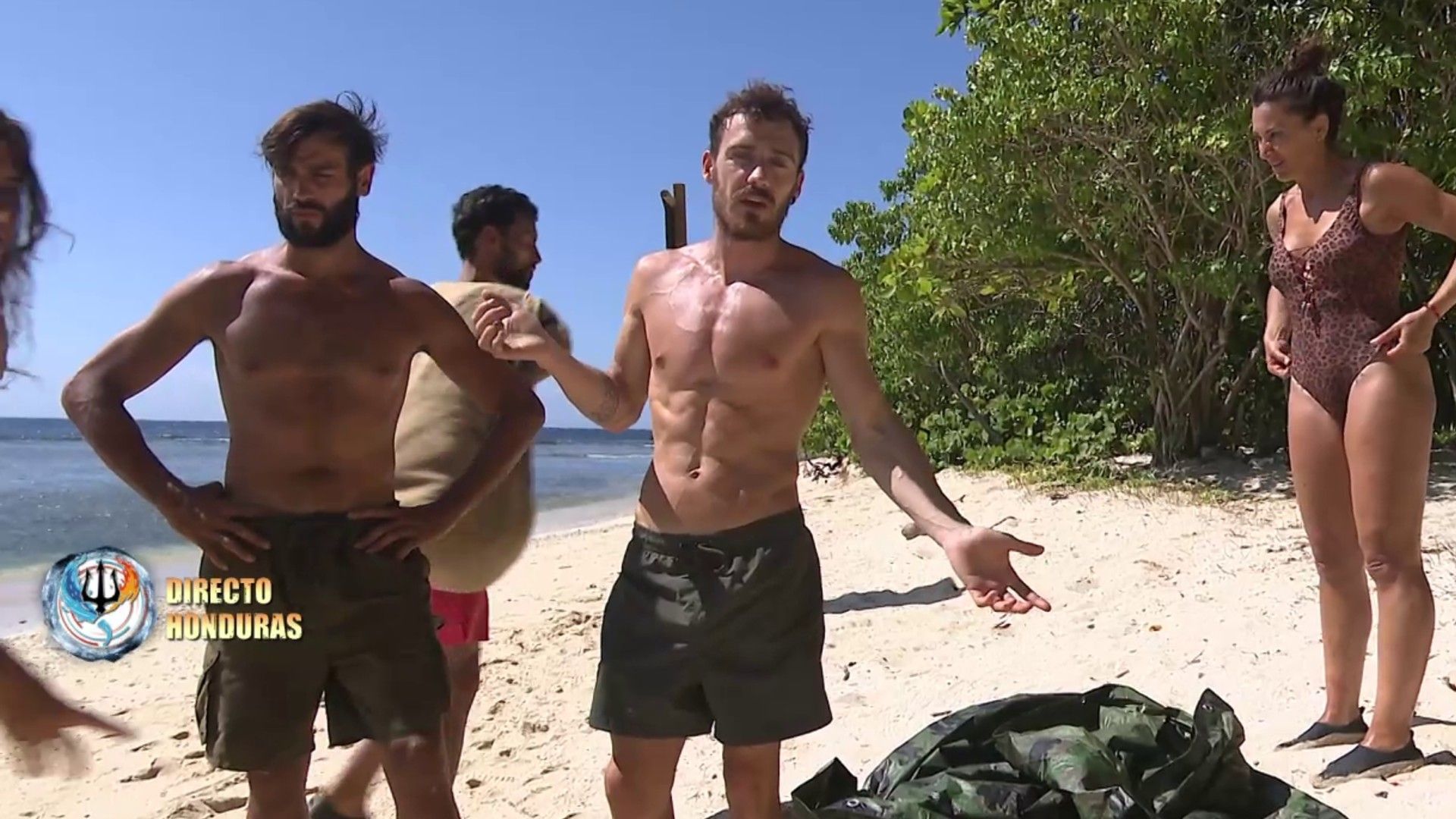 ‘Playa Victoria’ llega a su nueva playa tras perder casi todas sus pertenencias en la mudanza